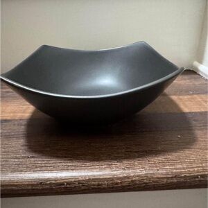 Noritake Elegant Black serving Bowl 8”
